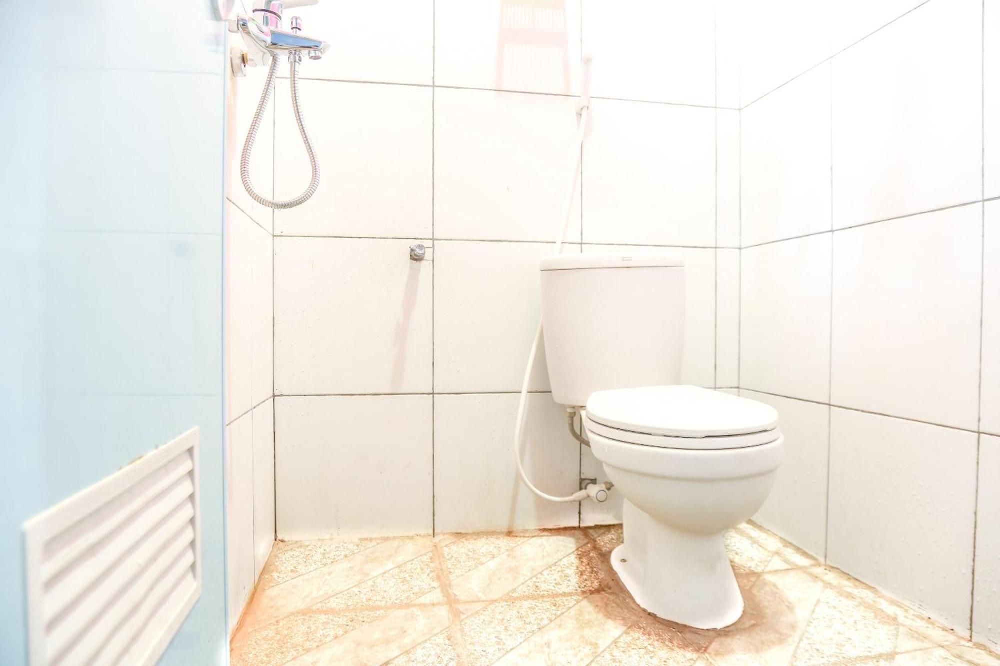Oyo 1662 Zury Homestay Kuta  Ngoại thất bức ảnh